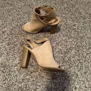 Express tan heels.
